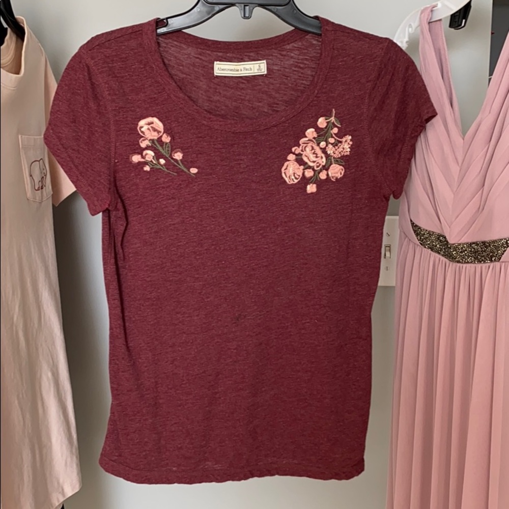 Maroon Tshirt with embroidered flowers